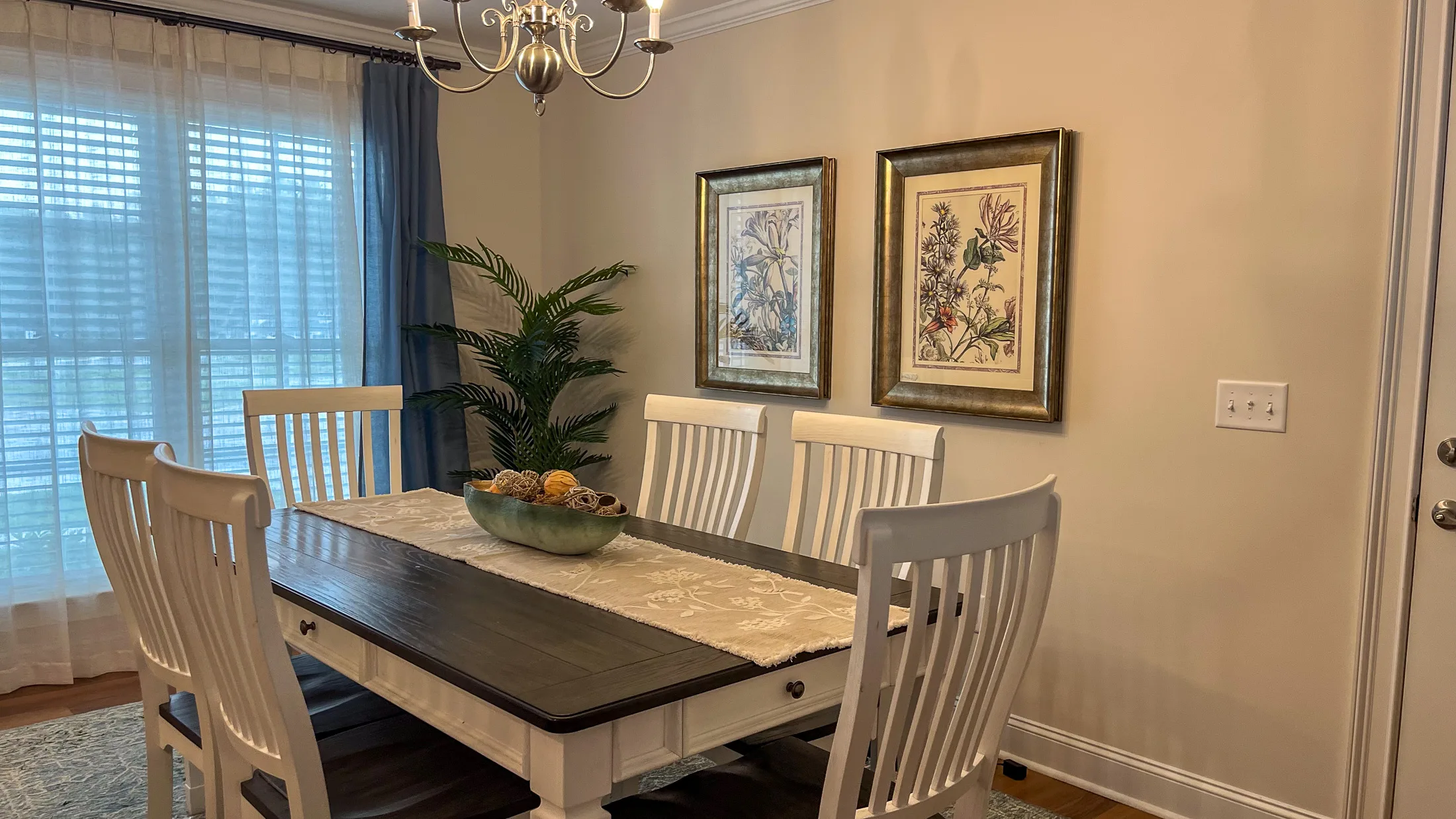 Dining room at Georgia Cottage