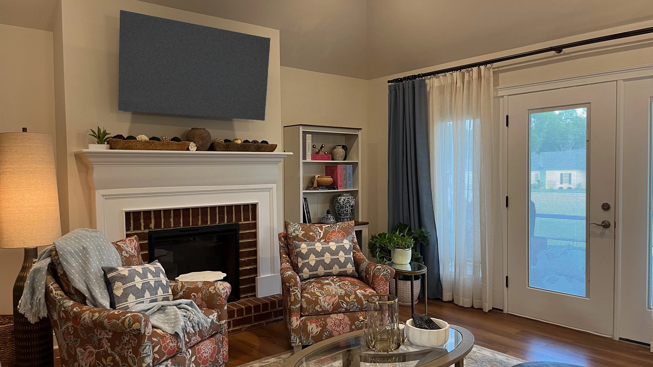 Living room seating at Georgia Cottage