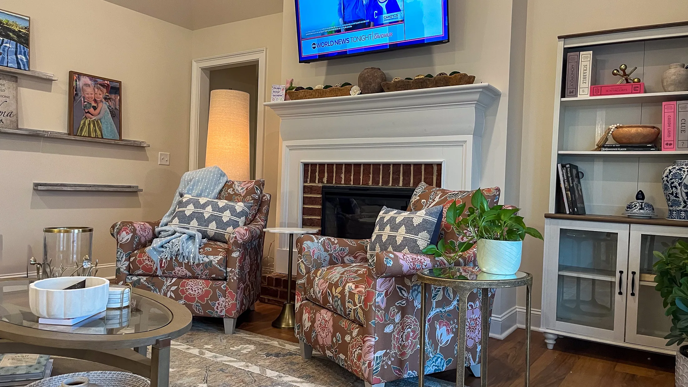 Living room detail at Georgia Cottage